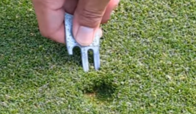 Fixing Golf Ball Marks - Pushing vs Lifting